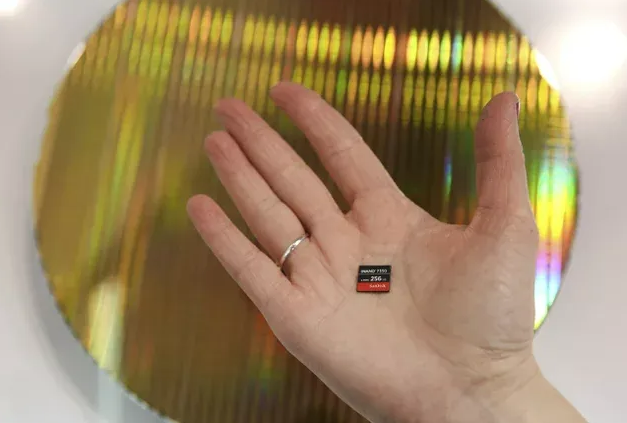 存储市场变天：三大原厂齐减产，NAND价格涨幅恐超30%