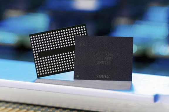 NAND Flash市场结构性调整：TLC/QLC迭代加速，嵌入式市场格局生变
